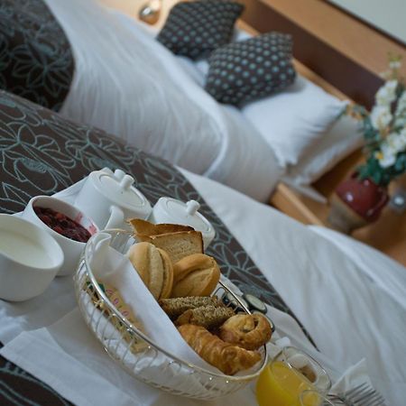 Ard Ri House Hotel Tuam Eksteriør billede
