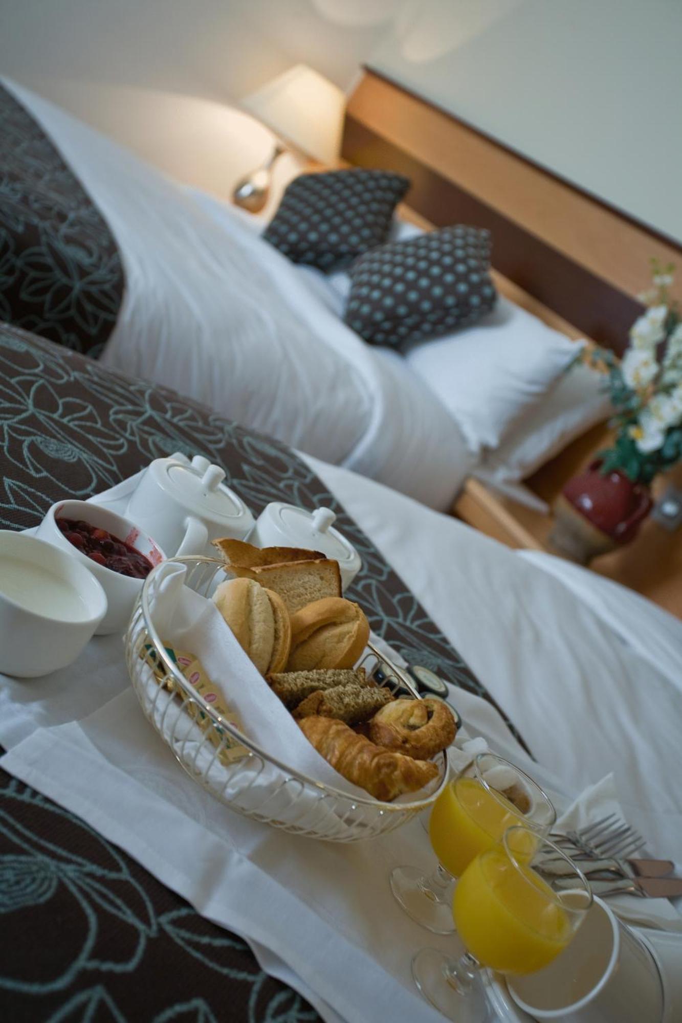 Ard Ri House Hotel Tuam Eksteriør billede