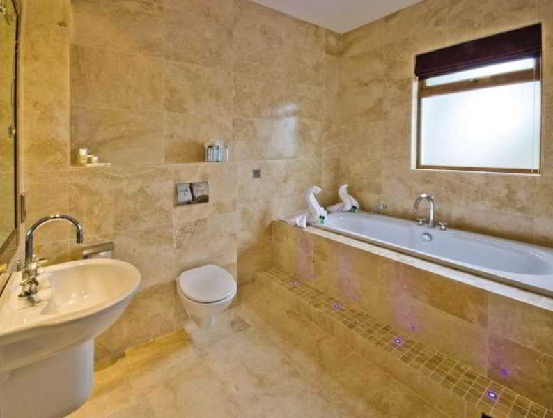 Ard Ri House Hotel Tuam Eksteriør billede